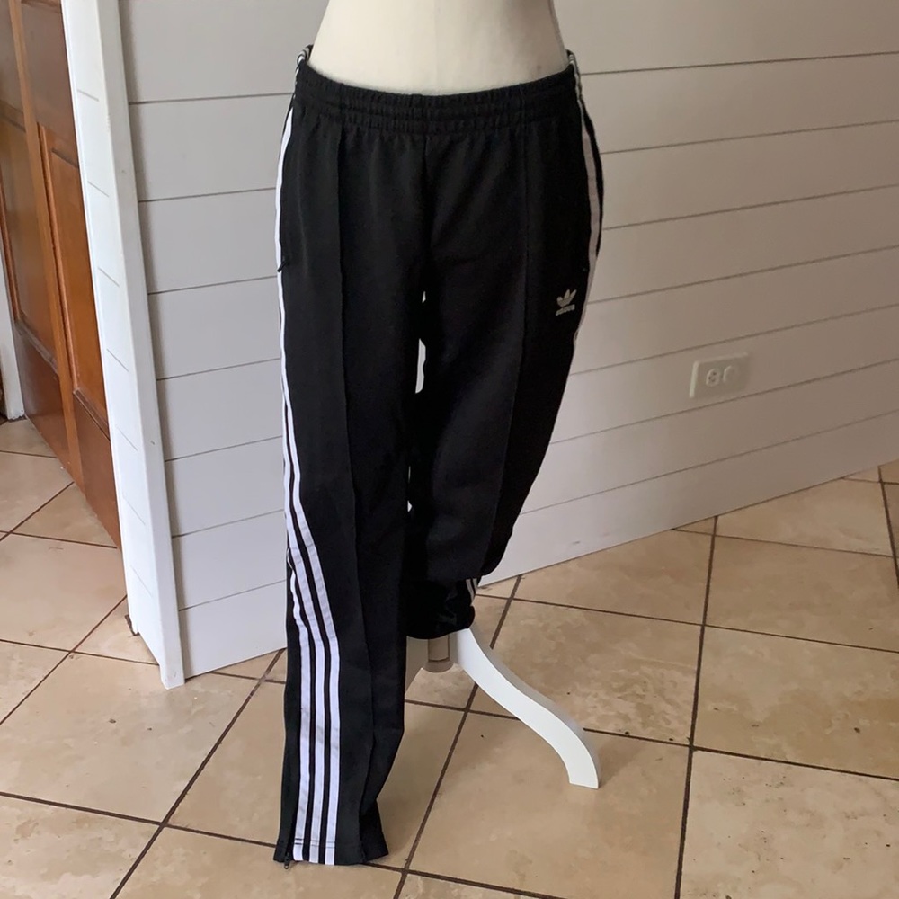 Women’s ADIDAS joggers size M